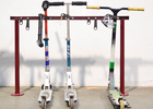 Mobilier urbain avec bancs, corbeilles, potelets, jardinières et équipement , Compléments , UVAP11 Porte-planches à roulettes Patin , 