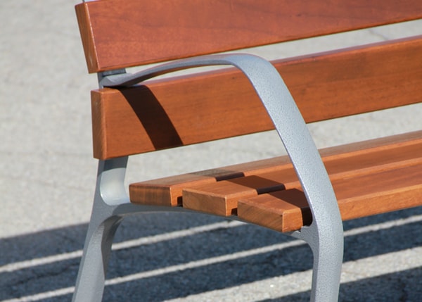 Mobilier urbain avec bancs, corbeilles, potelets, jardinières et équipement , Bancs , UB2S Chaise BCN21 S , Chaise BCN21S, la chaise par excellence de la gamme de Mobilier Urbain.