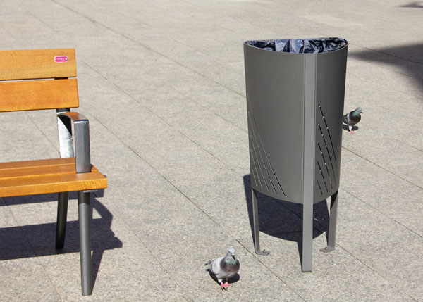 Mobilier urbain avec bancs, corbeilles, potelets, jardinières et équipement , Corbeilles , UP60 Corbeille P77 , 