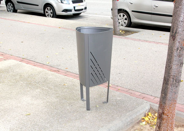 Mobilier urbain avec bancs, corbeilles, potelets, jardinières et équipement , Corbeilles , UP60 Corbeille P77 , 